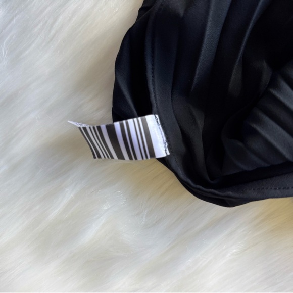 Pre Loved Joseph Pleated Midi Skirt in Black Cupro - Picture 3 of 4